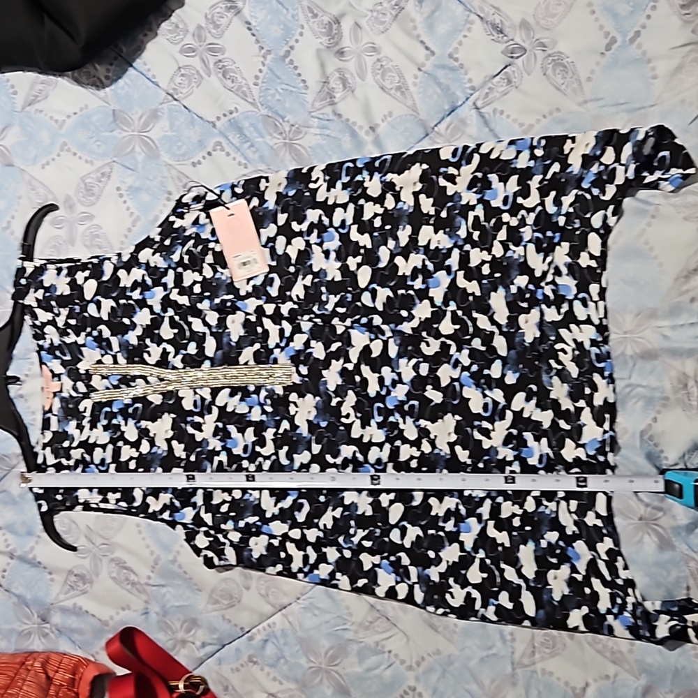 Juicy Couture NWT szL bling accent ✨️ gorgeous sleeveless top black,blue,white - Picture 8 of 10